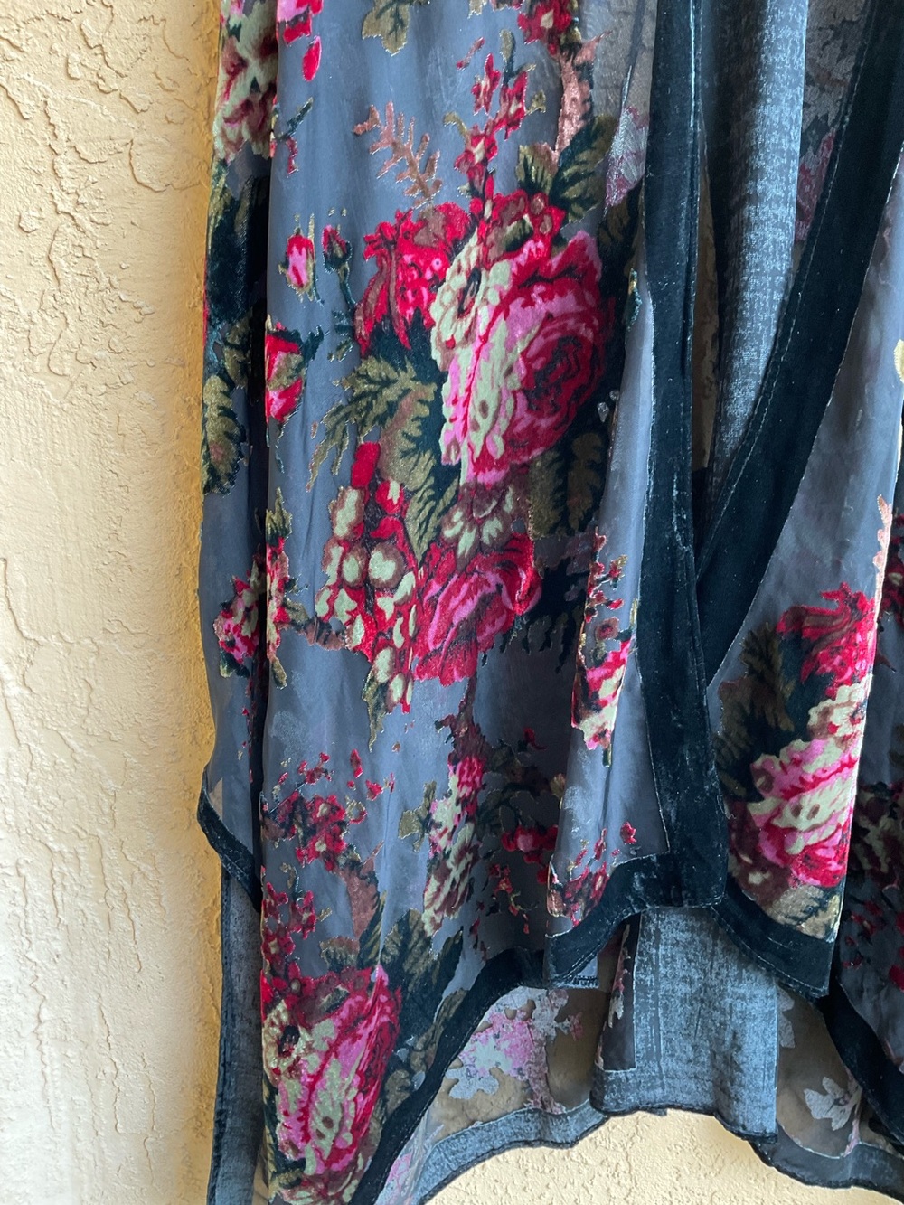 Woven Heart velvet kimono ROSES semi sheer , wine red, black, pink,
OSFM BOHO - Picture 7 of 16